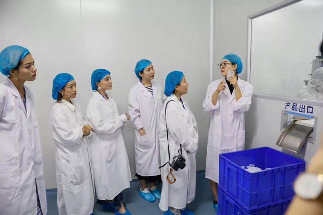 行業(yè)大v探廠華熙生物玻尿酸研發(fā)基地 親測(cè)市面玻尿酸爆款產(chǎn)品